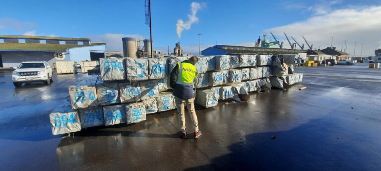 Renewable energy project cargo transport