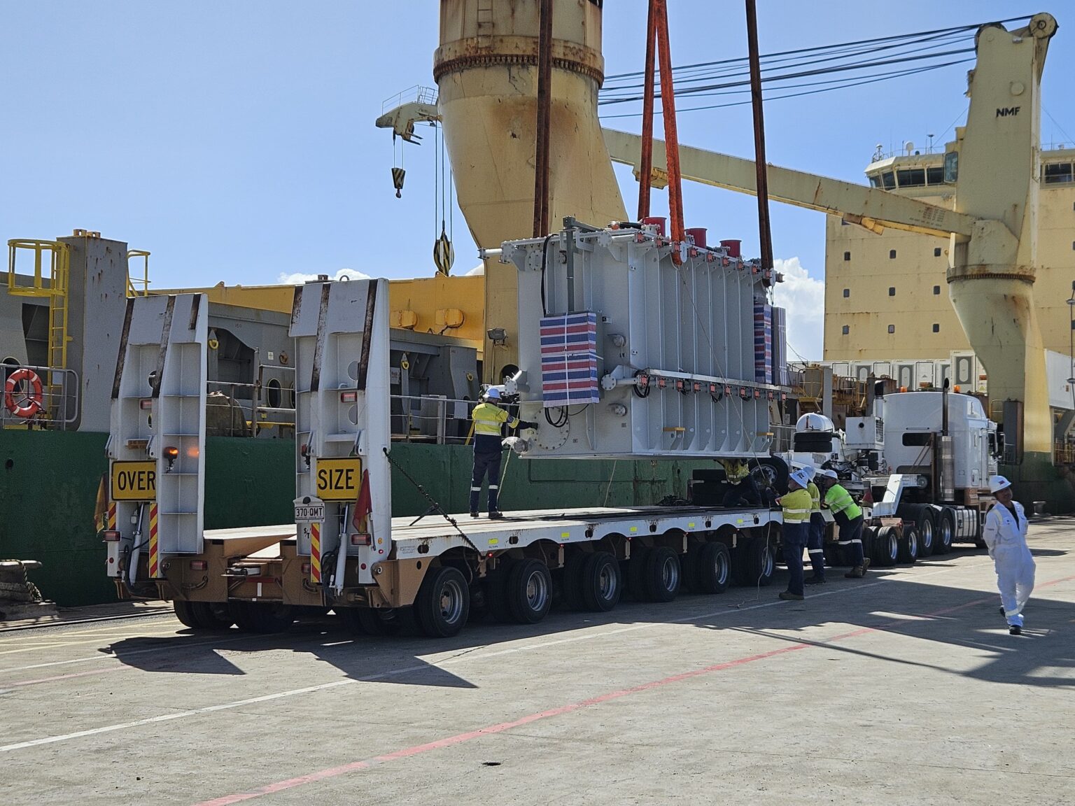 Jack and skate installation of heavy transformer